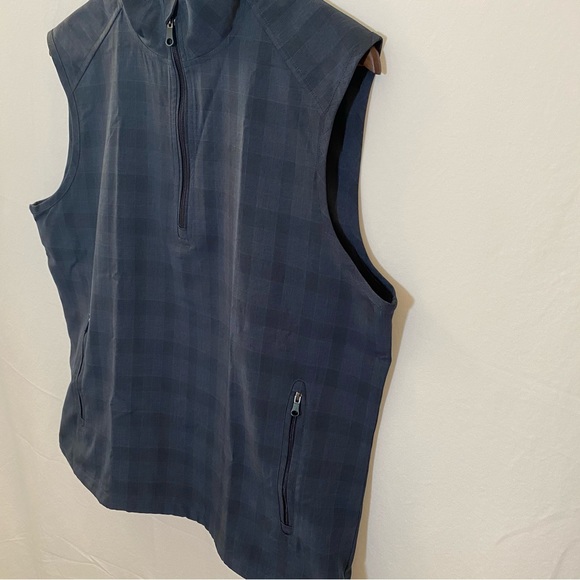 Jos A. Bank Leadbetter Navy Plaid Golf Vest Size Medium - Picture 3 of 7